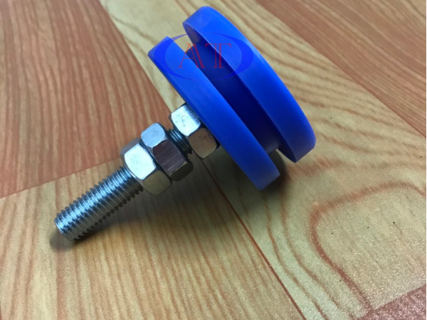 Bộ Bánh Xe Và Móc Treo Cửa Trượt Panel
