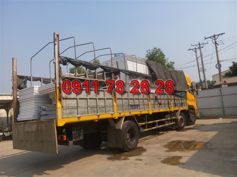 Vận chuyên Panel EPS tới công trình