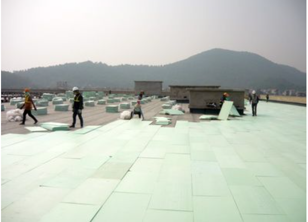 thi c&ocirc;ng xốp chống n&oacute;ng